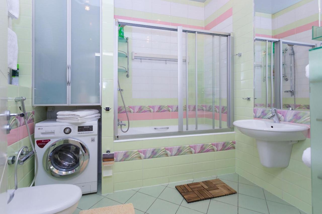 Lux Apartments Lenina Mińsk Zewnętrze zdjęcie