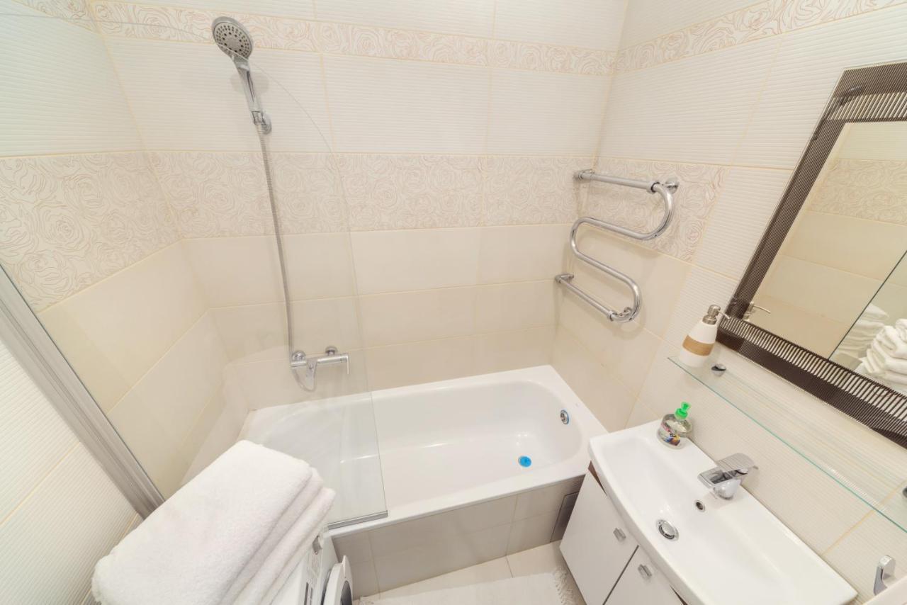Lux Apartments Lenina Mińsk Zewnętrze zdjęcie